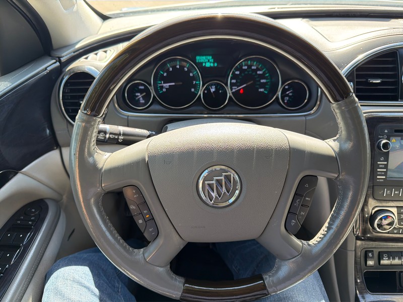 Buick Enclave Vehicle Full-screen Gallery Image 14