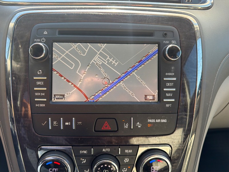 Buick Enclave Vehicle Full-screen Gallery Image 17