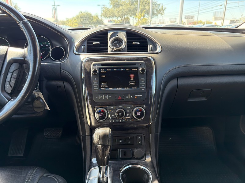 Buick Enclave Vehicle Full-screen Gallery Image 12