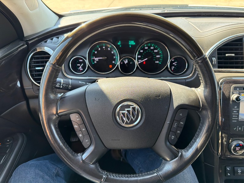 Buick Enclave Vehicle Full-screen Gallery Image 14