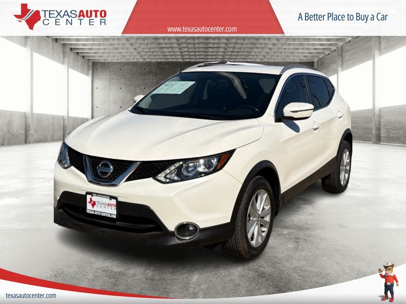Nissan Rogue Sport Vehicle Full-screen Gallery Image 2