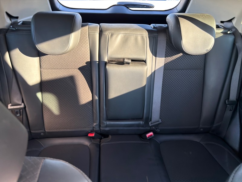 Buick Encore Vehicle Full-screen Gallery Image 13