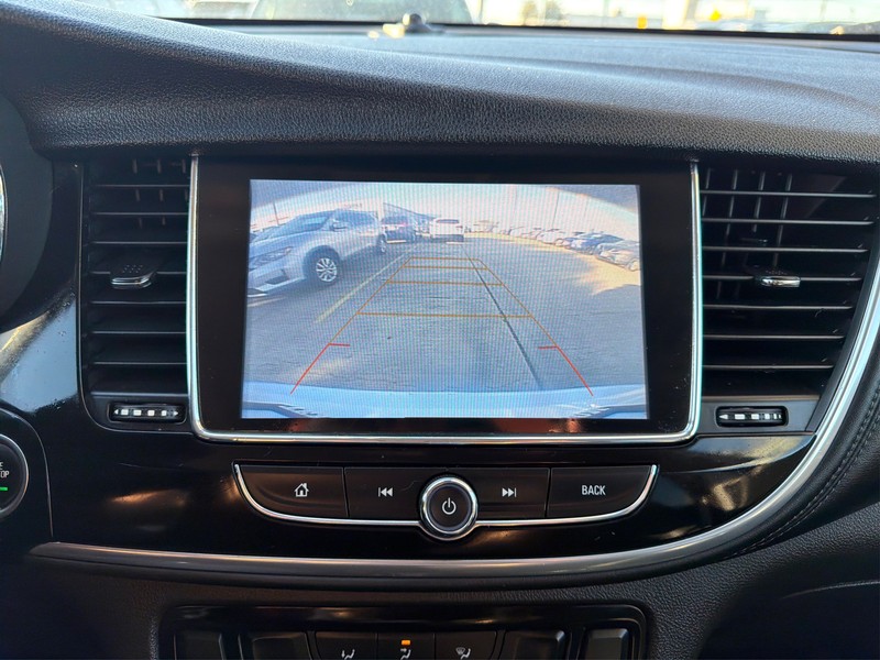 Buick Encore Vehicle Full-screen Gallery Image 17