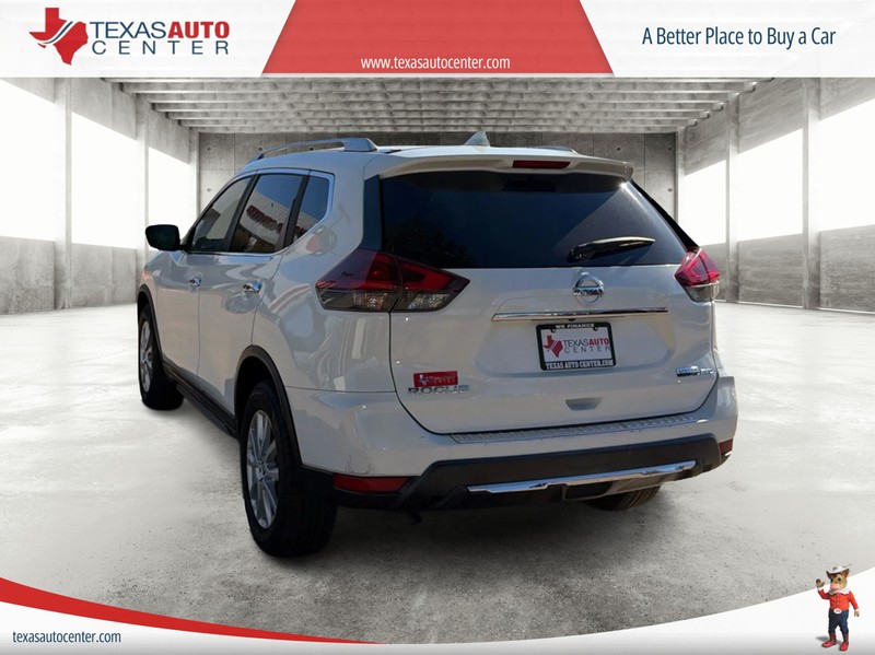 Nissan Rogue Vehicle Full-screen Gallery Image 08