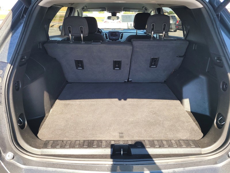 Chevrolet Equinox Vehicle Full-screen Gallery Image 11