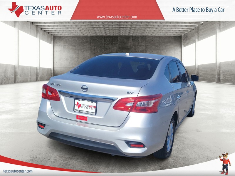 Nissan Sentra Vehicle Full-screen Gallery Image 05