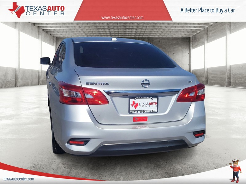 Nissan Sentra Vehicle Full-screen Gallery Image 07