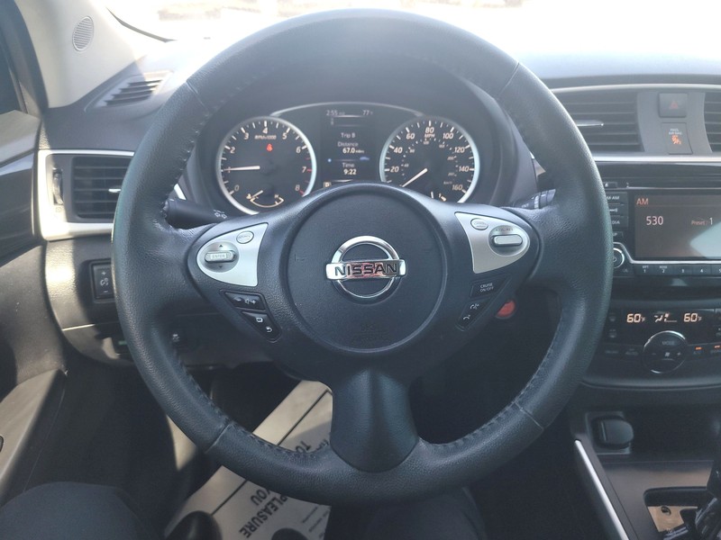 Nissan Sentra Vehicle Full-screen Gallery Image 12