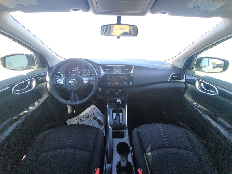 Nissan Sentra Vehicle Full-screen Gallery Image 13