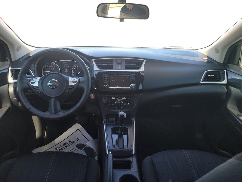 Nissan Sentra Vehicle Full-screen Gallery Image 14