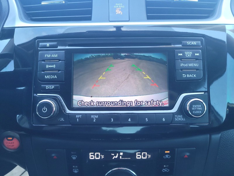 Nissan Sentra Vehicle Full-screen Gallery Image 15