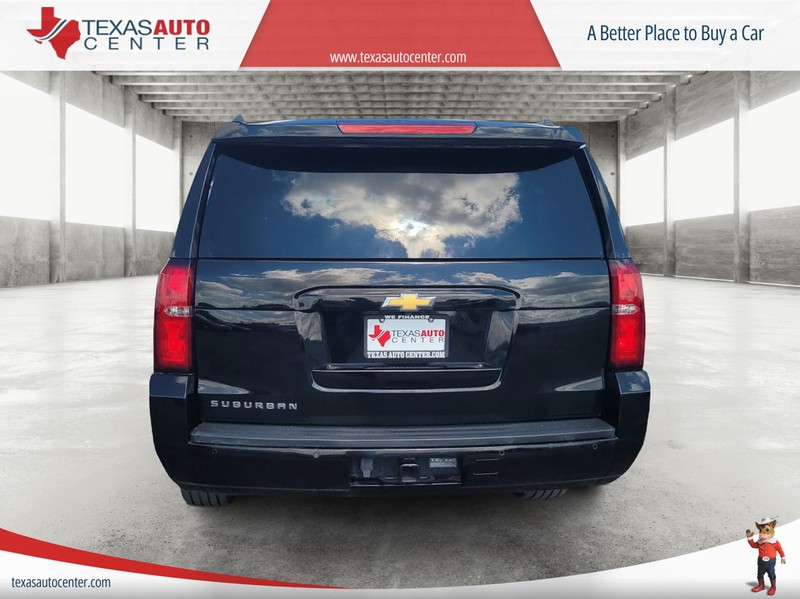 Chevrolet Suburban Vehicle Full-screen Gallery Image 06