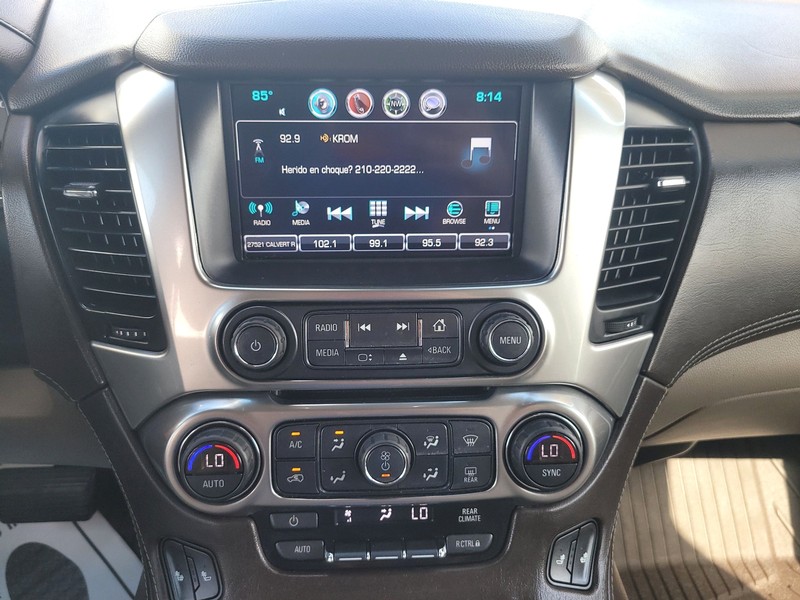 Chevrolet Suburban Vehicle Full-screen Gallery Image 12