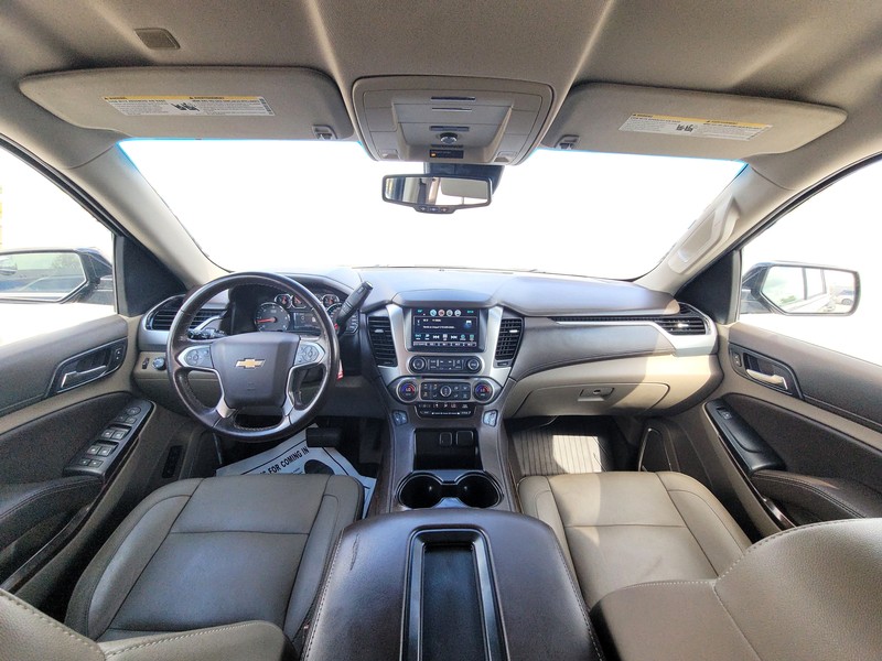 Chevrolet Suburban Vehicle Full-screen Gallery Image 15