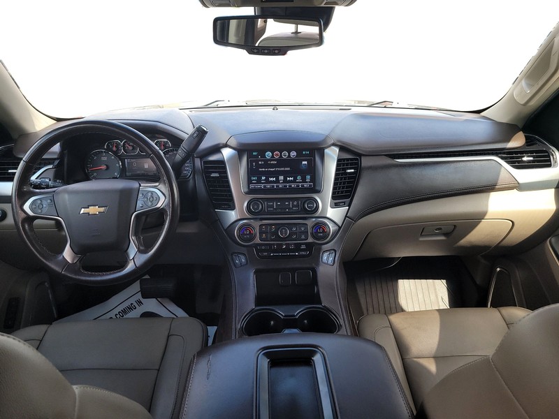 Chevrolet Suburban Vehicle Full-screen Gallery Image 16