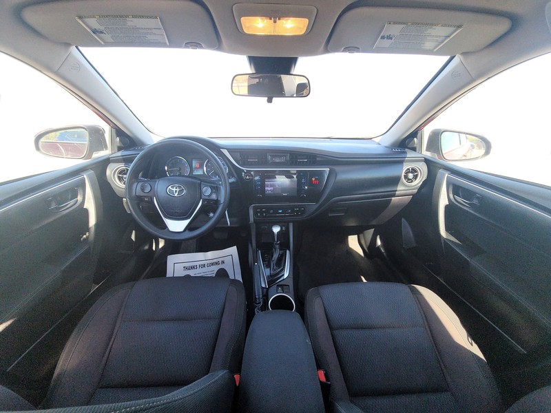 Toyota Corolla Vehicle Full-screen Gallery Image 14