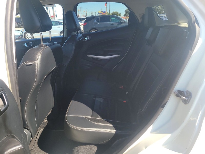 Ford EcoSport Vehicle Full-screen Gallery Image 09