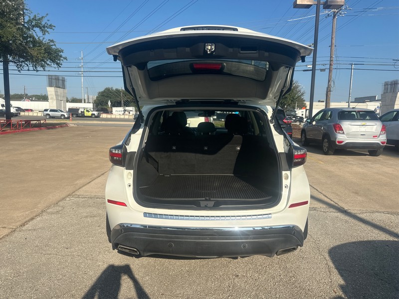 Nissan Murano Vehicle Full-screen Gallery Image 11