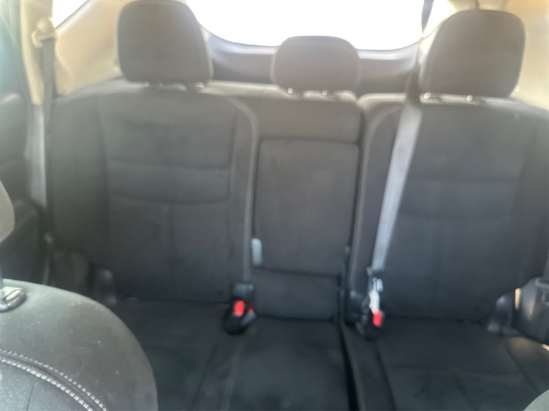 Nissan Murano Vehicle Full-screen Gallery Image 13