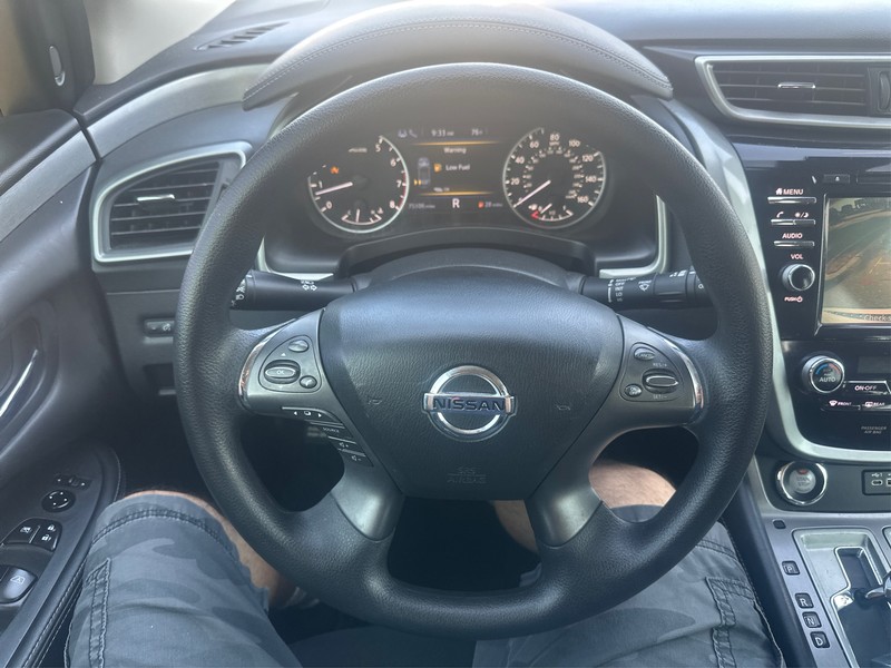 Nissan Murano Vehicle Full-screen Gallery Image 14