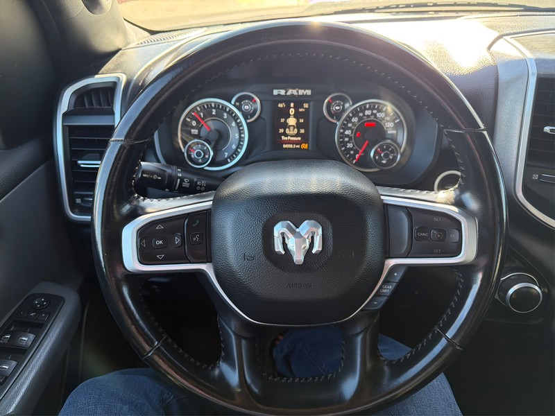 Ram 1500 Vehicle Full-screen Gallery Image 14