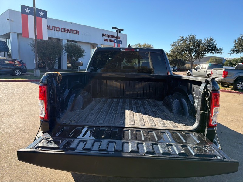 Ram 1500 Vehicle Full-screen Gallery Image 11