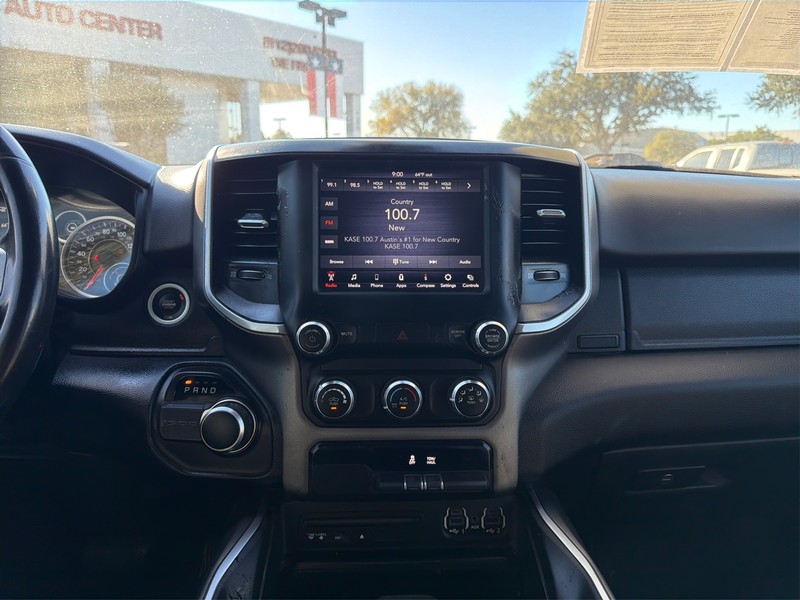 Ram 1500 Vehicle Full-screen Gallery Image 12