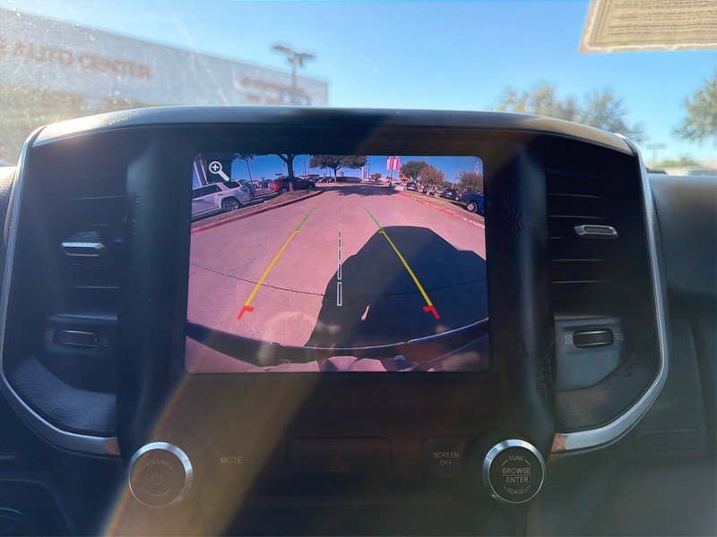 Ram 1500 Vehicle Full-screen Gallery Image 17