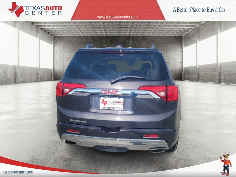GMC Acadia Vehicle Full-screen Gallery Image 06