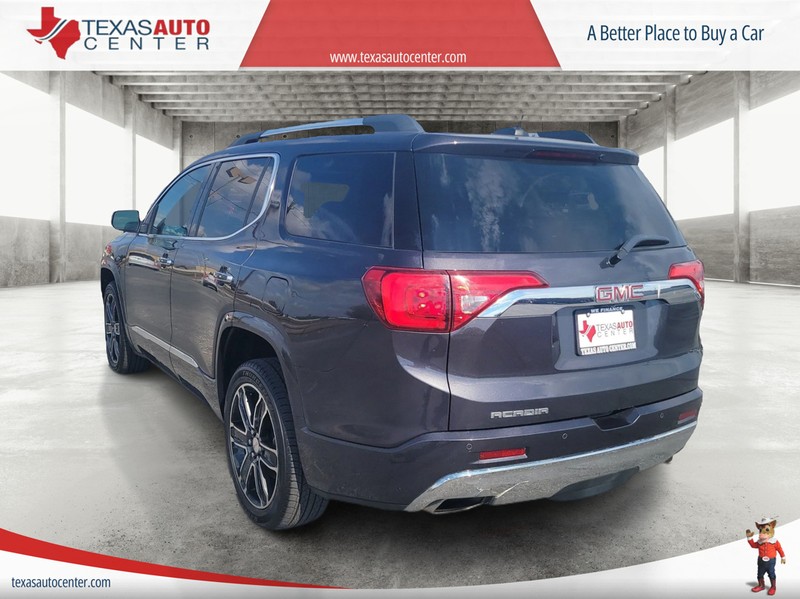 GMC Acadia Vehicle Full-screen Gallery Image 08