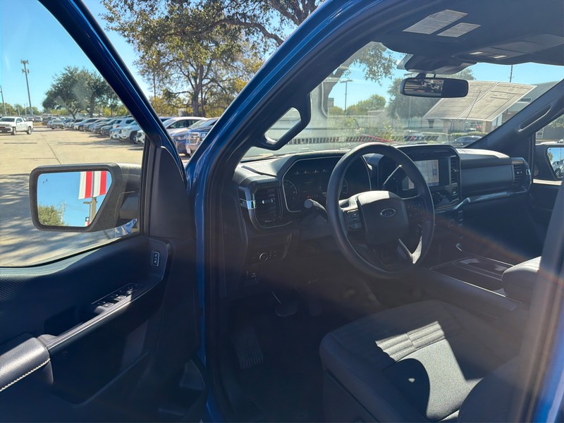 Ford F-150 Vehicle Full-screen Gallery Image 09