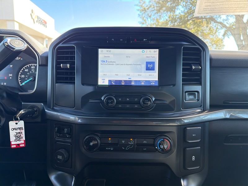 Ford F-150 Vehicle Full-screen Gallery Image 12