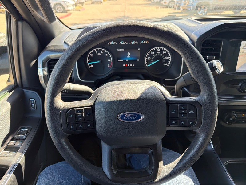 Ford F-150 Vehicle Full-screen Gallery Image 14