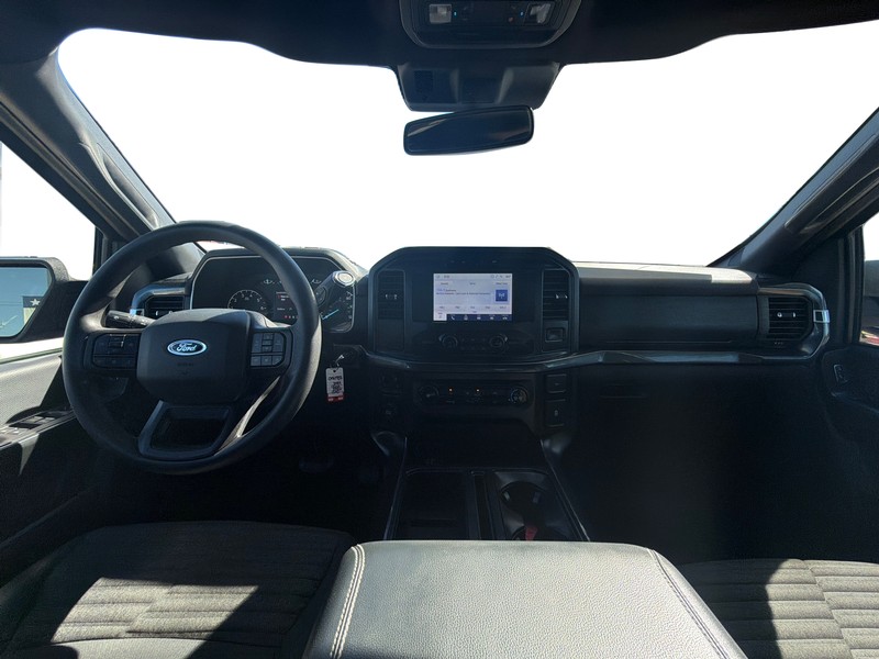 Ford F-150 Vehicle Full-screen Gallery Image 15