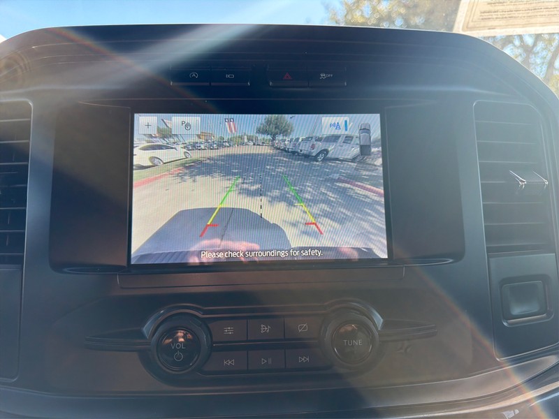 Ford F-150 Vehicle Full-screen Gallery Image 18