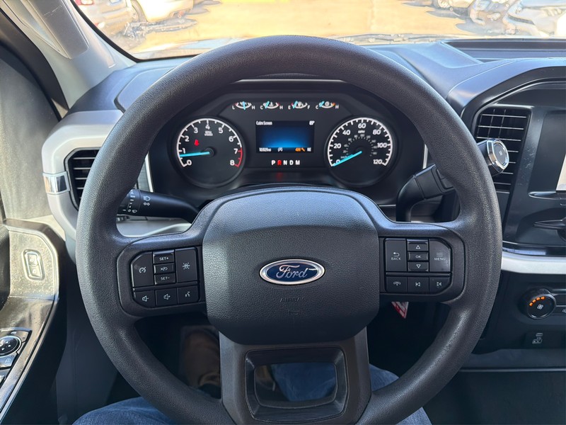 Ford F-150 Vehicle Full-screen Gallery Image 14