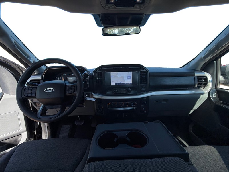 Ford F-150 Vehicle Full-screen Gallery Image 16