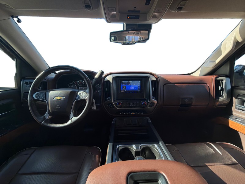 Chevrolet Silverado 1500 Vehicle Full-screen Gallery Image 16