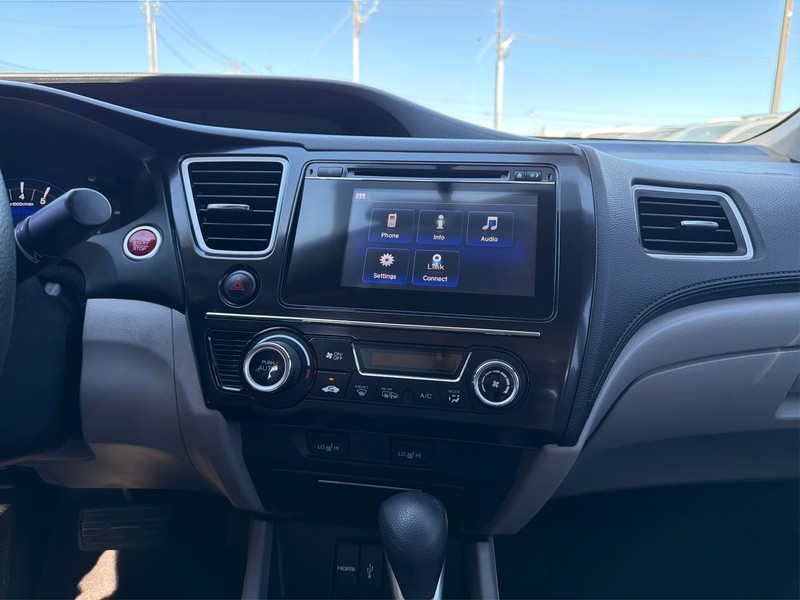 Honda Civic Sedan Vehicle Full-screen Gallery Image 12