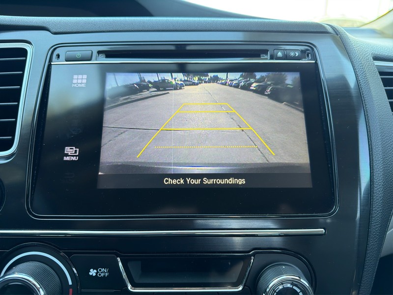 Honda Civic Sedan Vehicle Full-screen Gallery Image 17