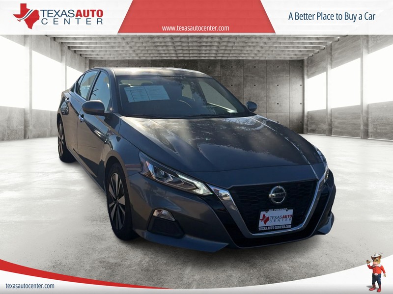 Nissan Altima Vehicle Full-screen Gallery Image 01