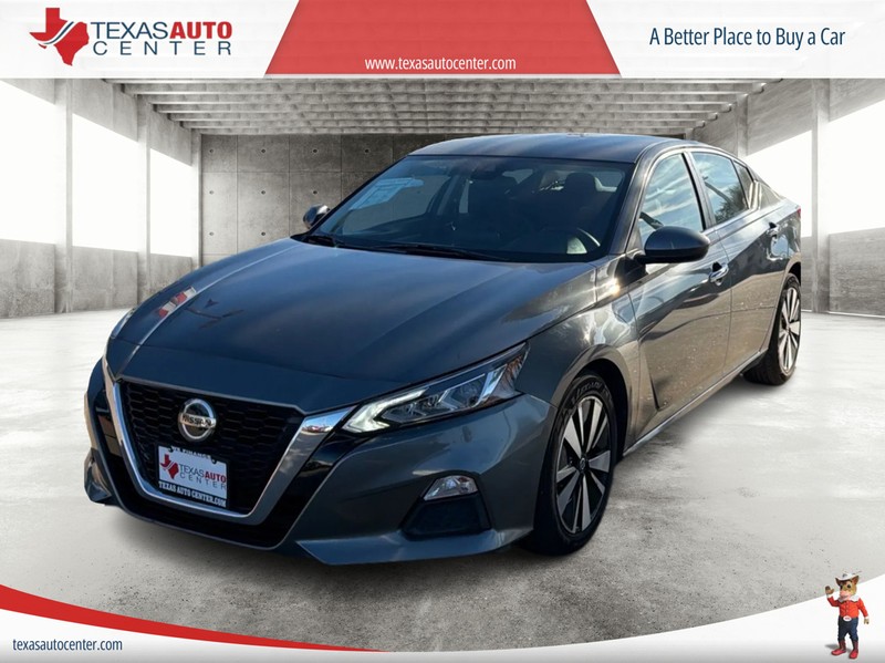 Nissan Altima Vehicle Full-screen Gallery Image 02