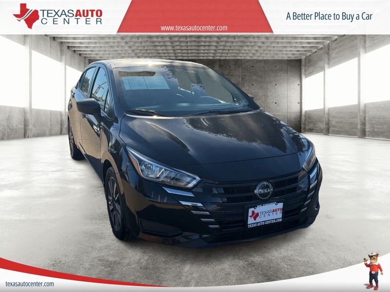 Nissan Versa Vehicle Full-screen Gallery Image 01