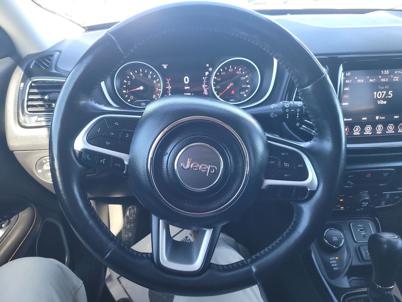 Jeep Compass Vehicle Full-screen Gallery Image 14