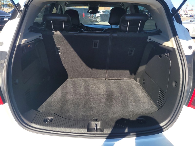 Buick Encore Vehicle Full-screen Gallery Image 11