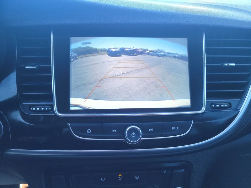 Buick Encore Vehicle Full-screen Gallery Image 17