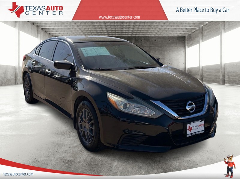 Nissan Altima Vehicle Full-screen Gallery Image 01