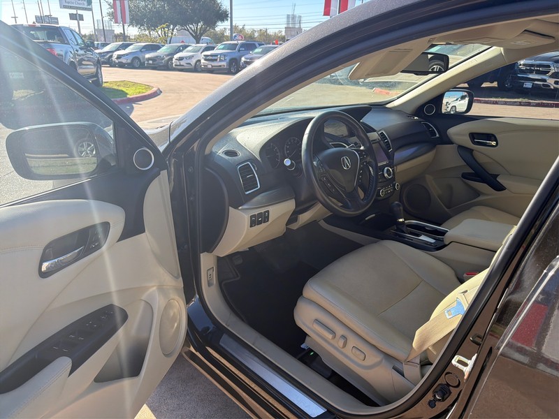 Acura RDX Vehicle Full-screen Gallery Image 09