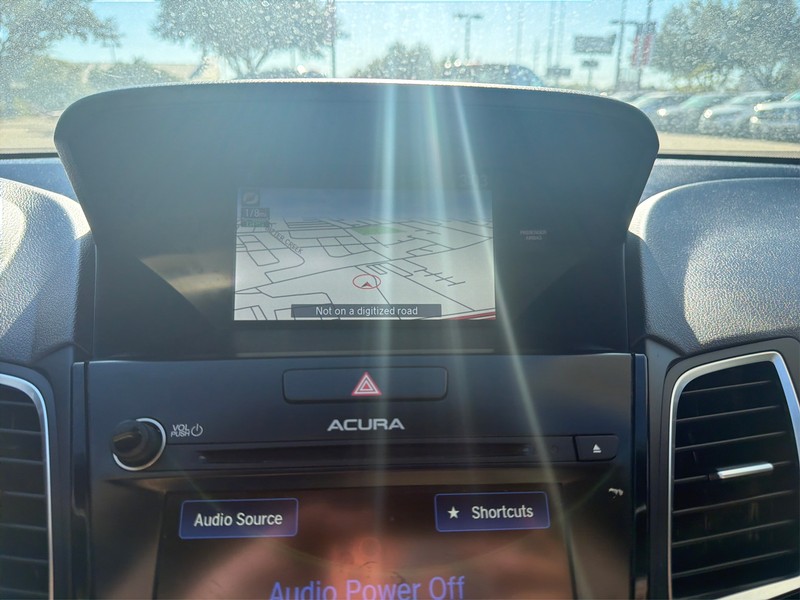 Acura RDX Vehicle Full-screen Gallery Image 17