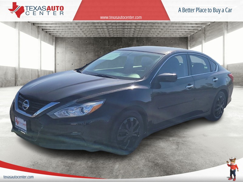 Nissan Altima Vehicle Full-screen Gallery Image 02